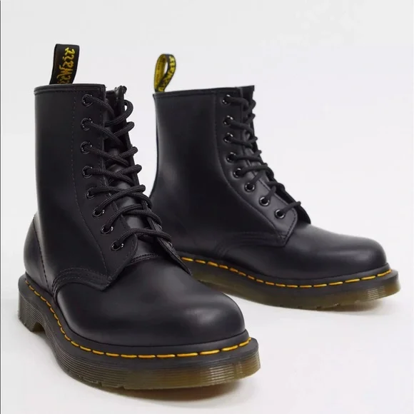 Dr Martens Modern Classics Smooth 1460 8-Eye Boots - Picture 9 of 10